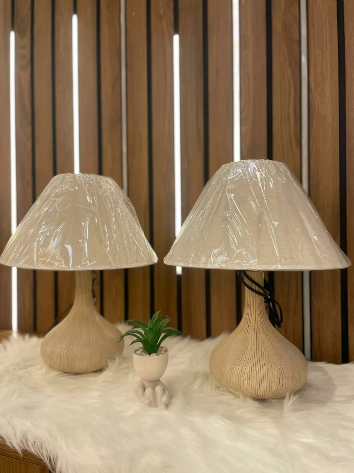 Lampe de Table Décorative Moderne – Bois Clair | Élégance Naturelle