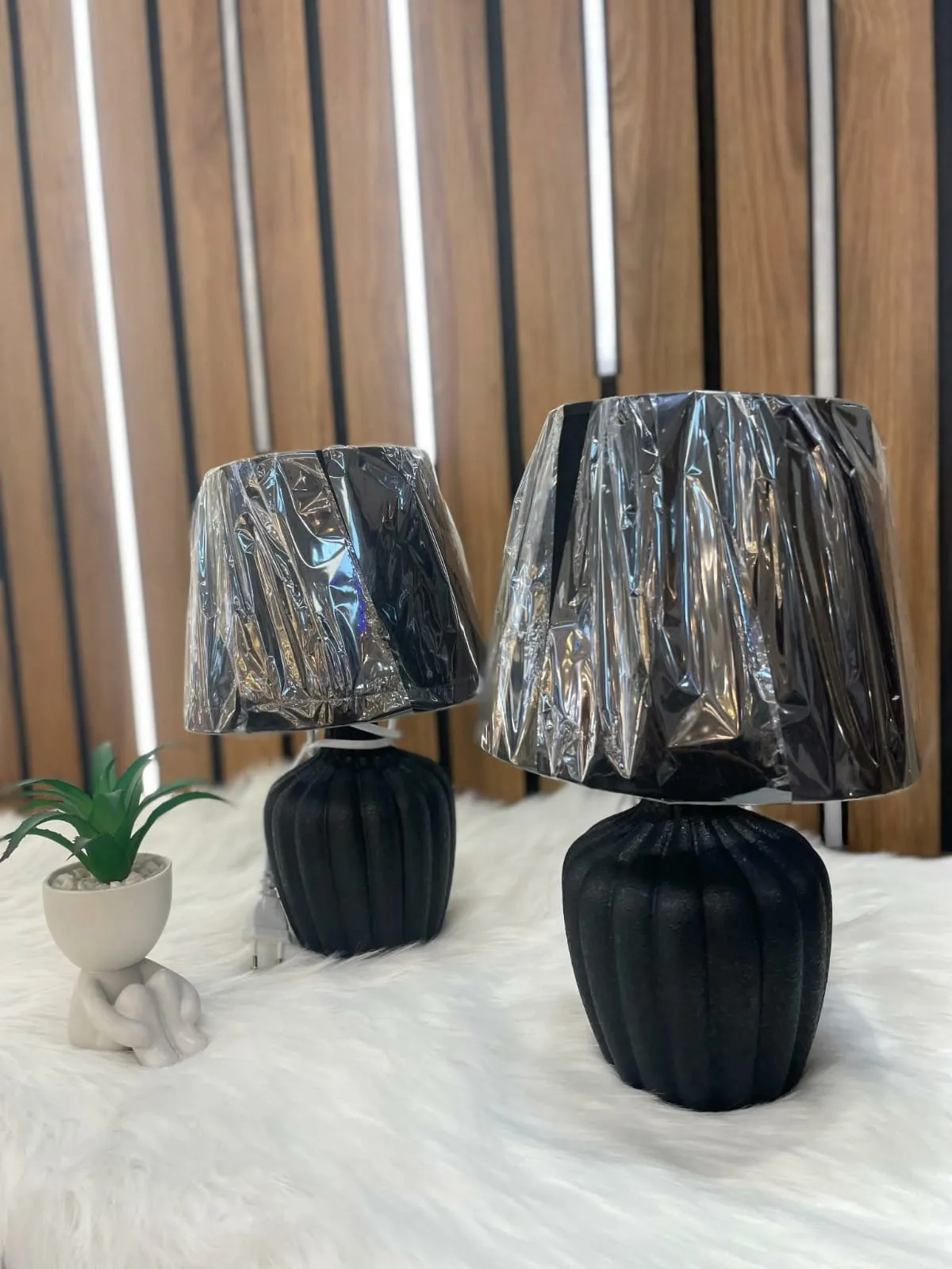 Lampe de Table Décorative Moderne – Noir Mat | Design Élégant